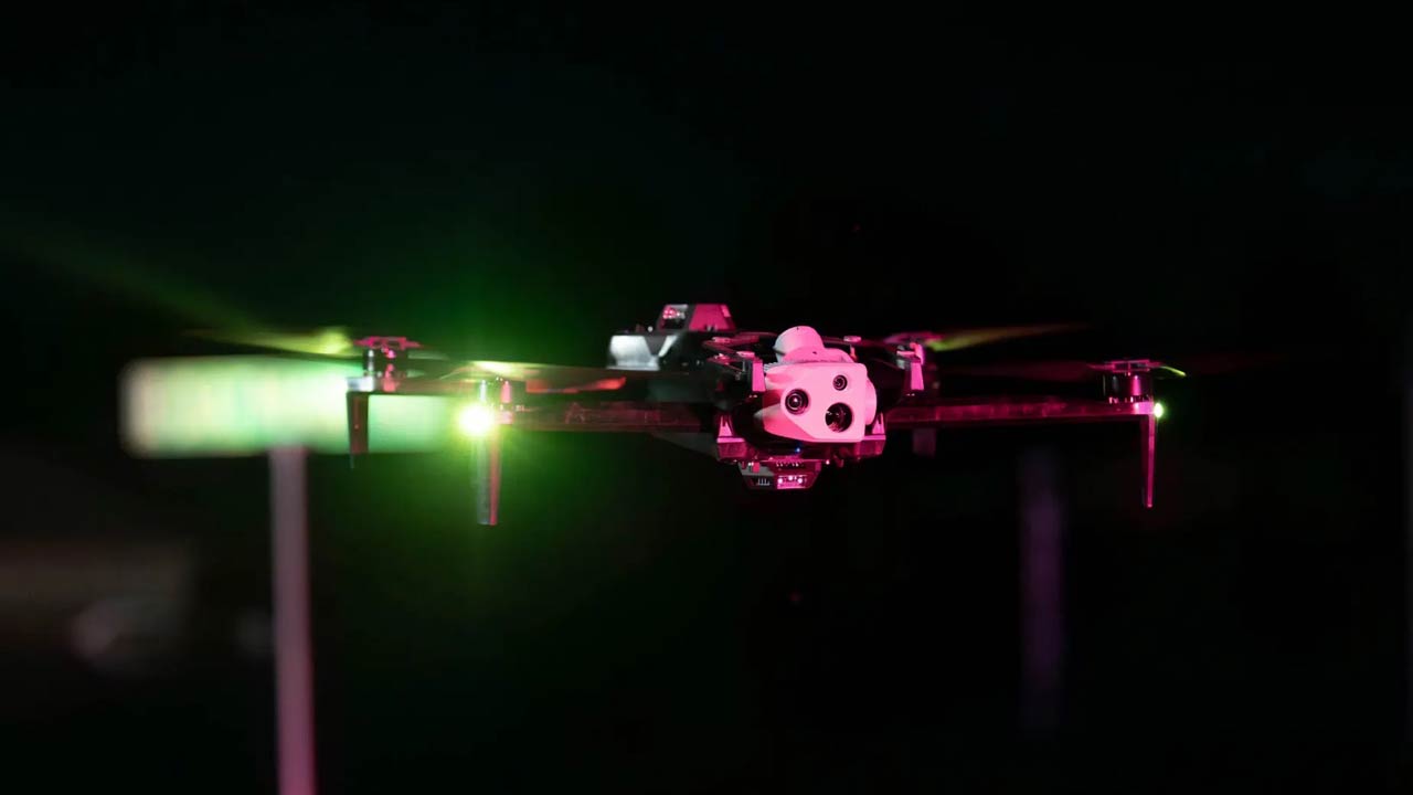 Skydio 夜間自主飛行功能示意圖熱成像處理示意圖